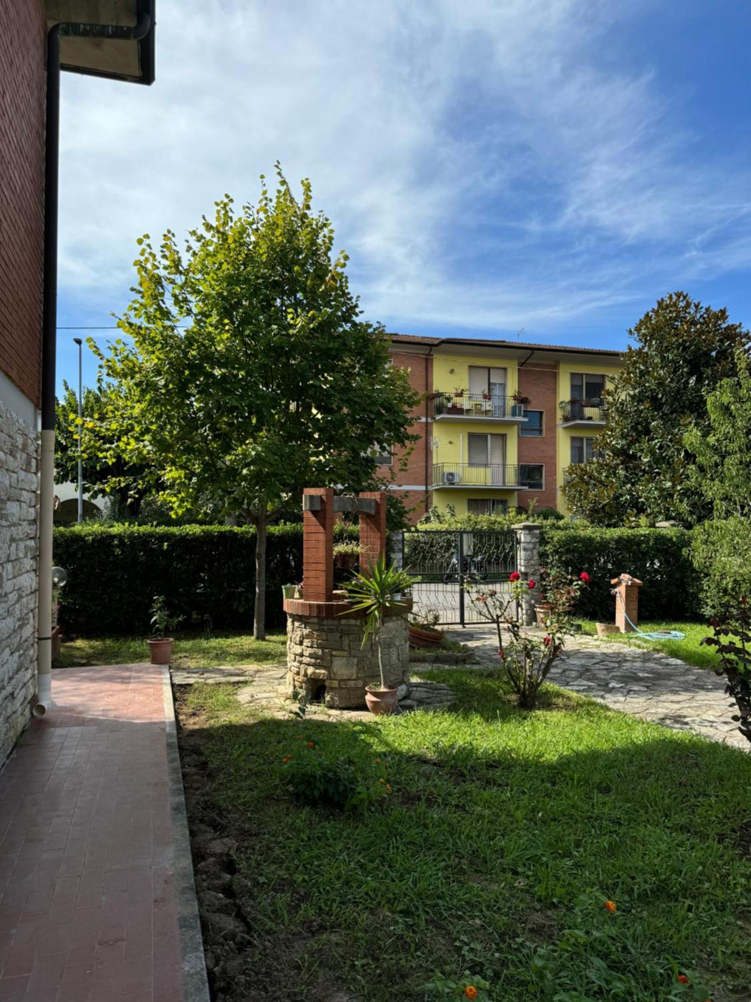 Lucy'S House, Elegante Alloggio Rustico Con Tutti I Comfort Moderni A Pisa Hotel Exterior foto